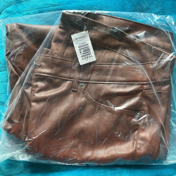 Torrid plus size 22R faux leather pants - Picture 6 of 9
